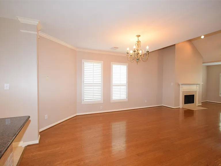 722 Memorial Heights Dr — Photo 21
