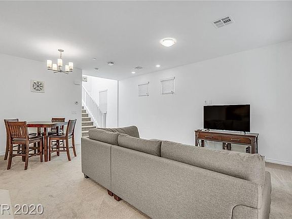 3rd image of 913 Bluebell Brook St