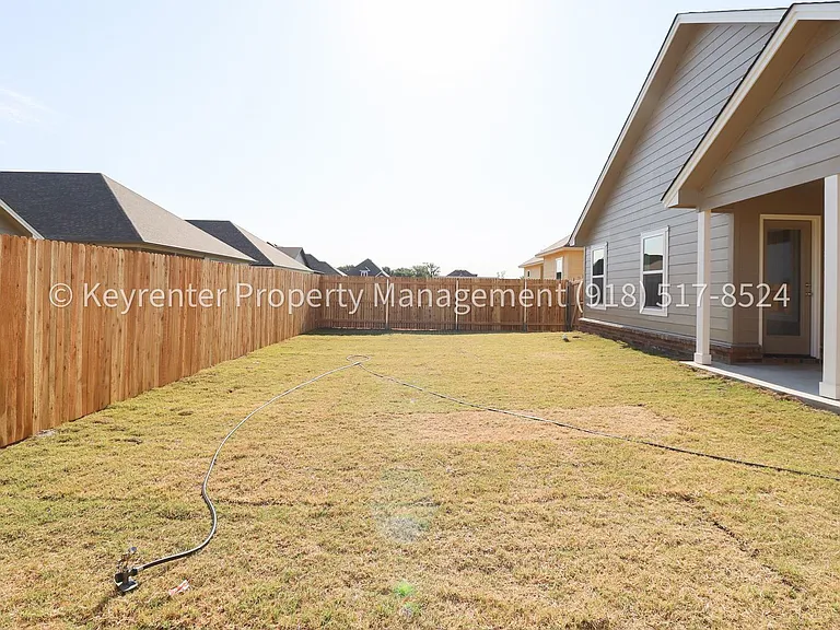 4500 W Winston St — Photo 34