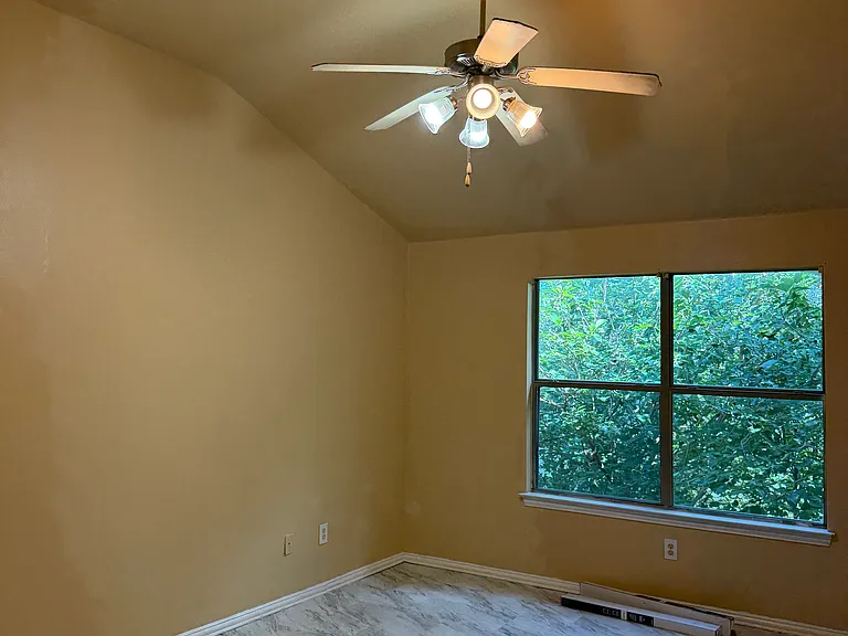 6310 Benavides Dr — Photo 10