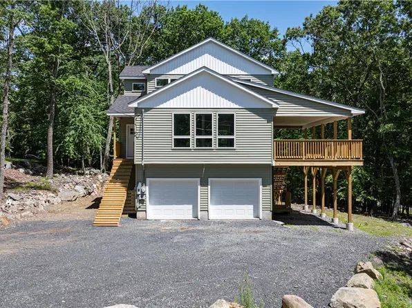 6112 Wales Ct, East Stroudsburg, PA 18301