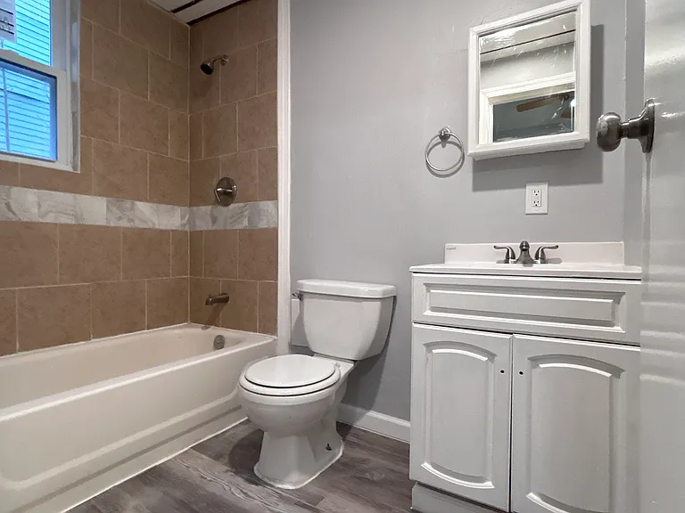 Full bathroom (new)