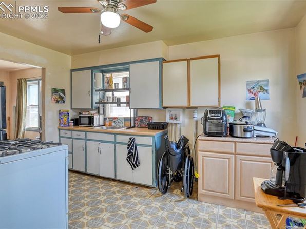 colorado-springs-colorado-13666419 picture