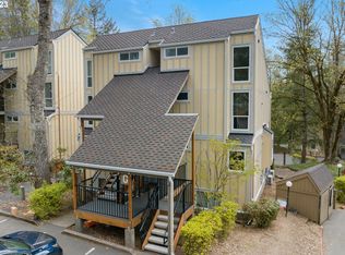 100 Kerr Pkwy APT 48, Lake Oswego, OR 97035