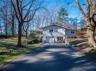 2 Heights Rd, Suffern, NY 10901