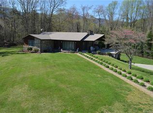 77 Hillcrest Dr, Candler, NC 28715