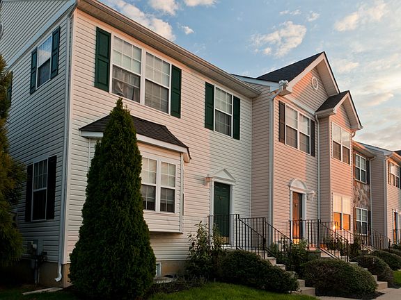 2nd image of 50 Turnberry Ct #364MAC