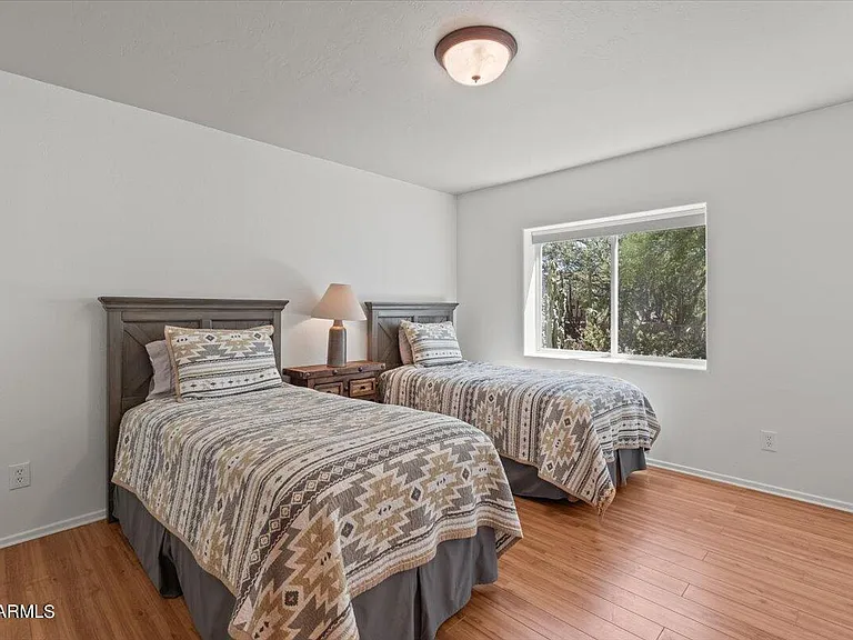 1816 E Eagle Claw Dr — Photo 18