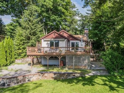 44 Lake Shore Rd E, Stockholm, NJ, 07460