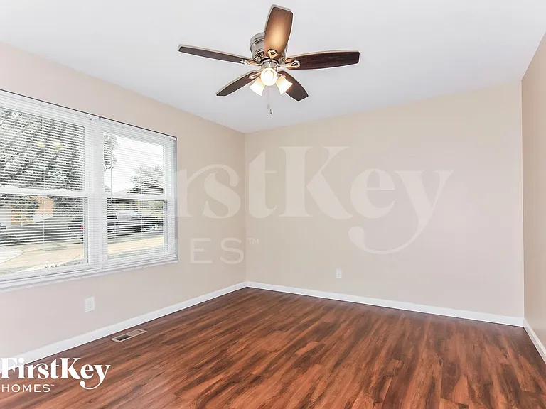 4446 Skyridge Dr — Photo 12