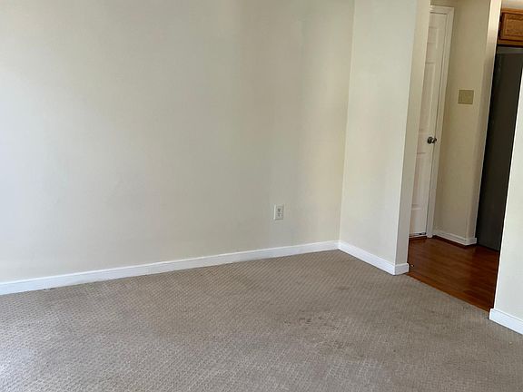 5th image of 9512 Hungary Woods Dr