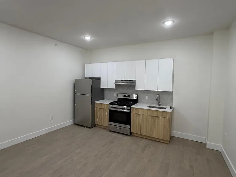 53 Lincoln Park #3C — Photo 4