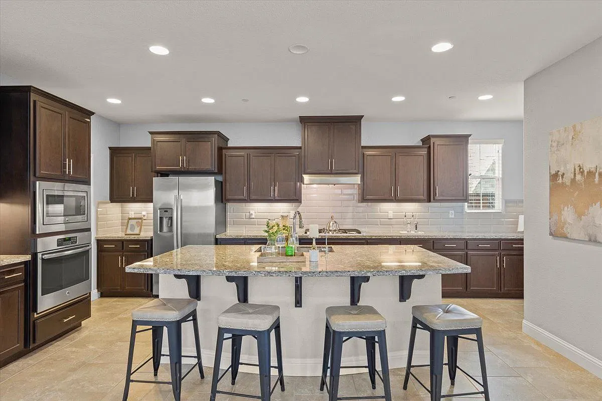 5 bed, 3.0 bath, 2749 sqft, $3,950 — Photo 4