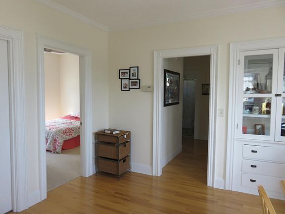 Entrance/Dining area