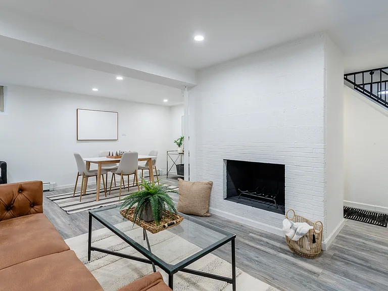 1532 S Grape St — Photo 17