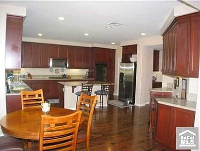 Large eat-in kitchen