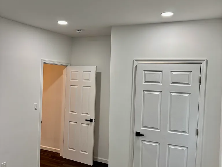 2144 W Grange Ave — Photo 10