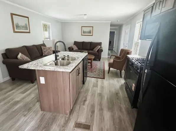 13318 S Dixie Hwy, Holly, MI