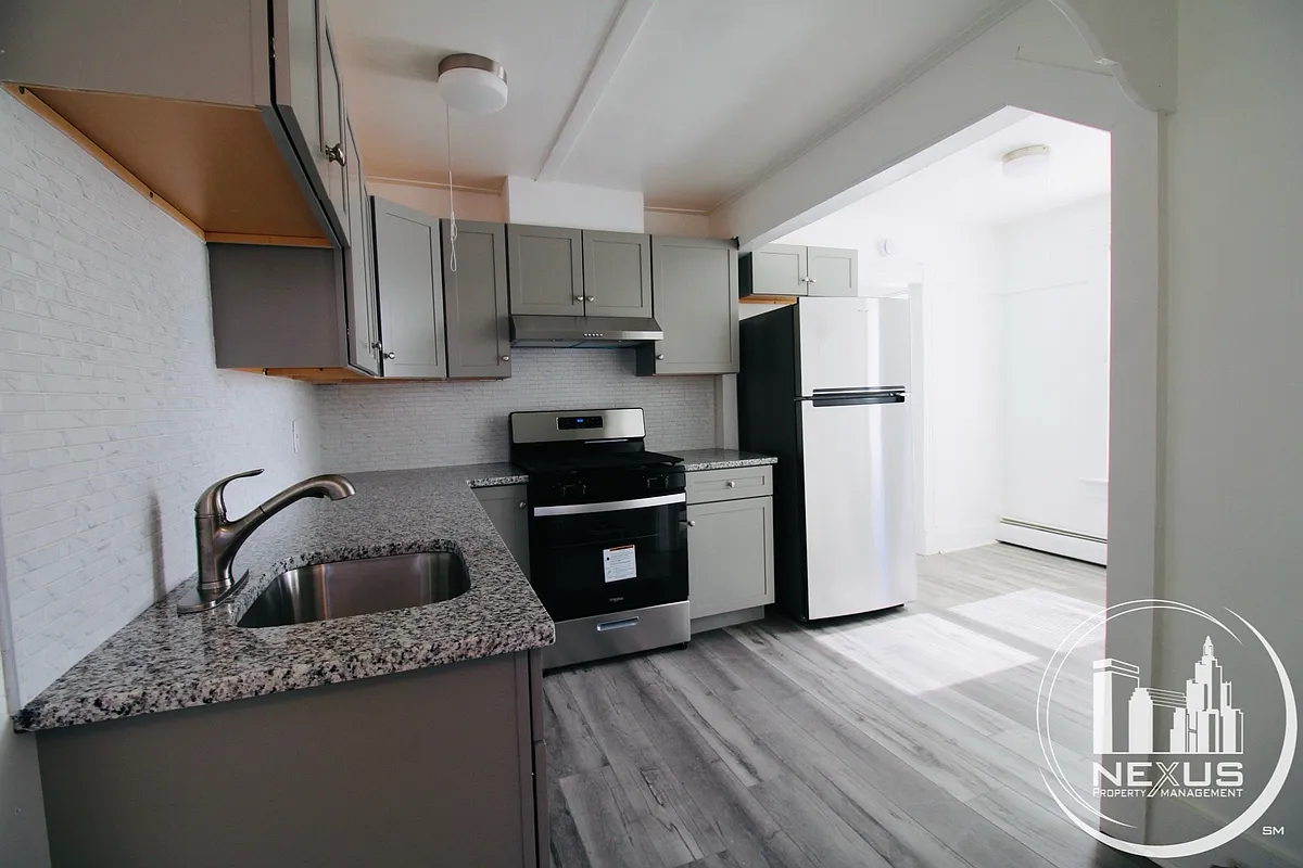 Photo 2 of 17 - 61 N Leonard St #2 - Waterbury, CT Building Photo - 61 N Leonard St #2