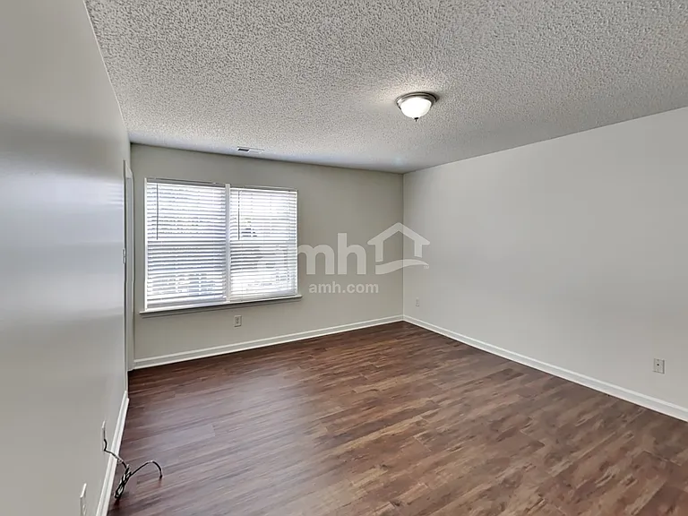 10713 Haddington Dr NW — Photo 21