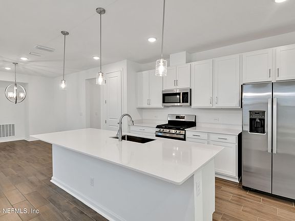 4th image of 8201 CEDAR RUN Lane