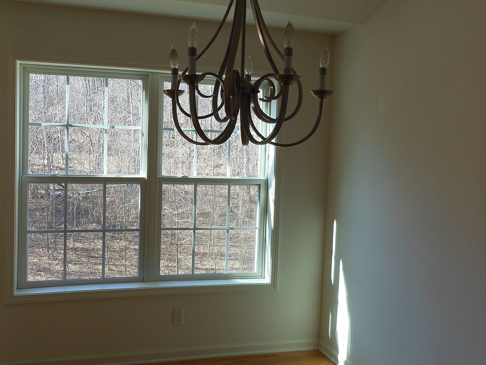 2nd image of 55 Renaissance Ln