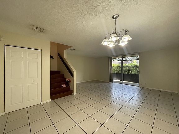 5th image of 1357 Sussex Dr