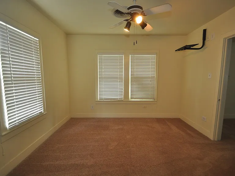 211 E Burress St — Photo 8