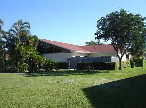 1st image of 4385 Woodstock Dr