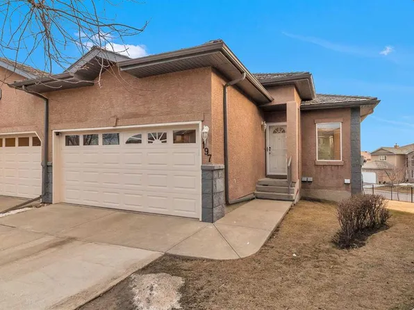 197 NE Royal Crest Vw NW, Calgary, AB T3G 5W4