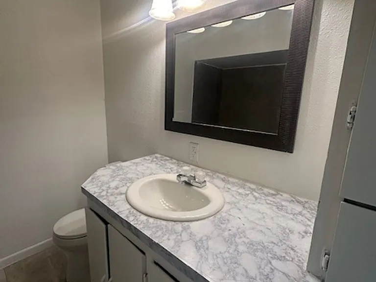 842 S La Salle Dr — Photo 25