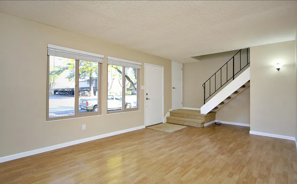 3 bed, 1191 sqft, $950 — Photo 3