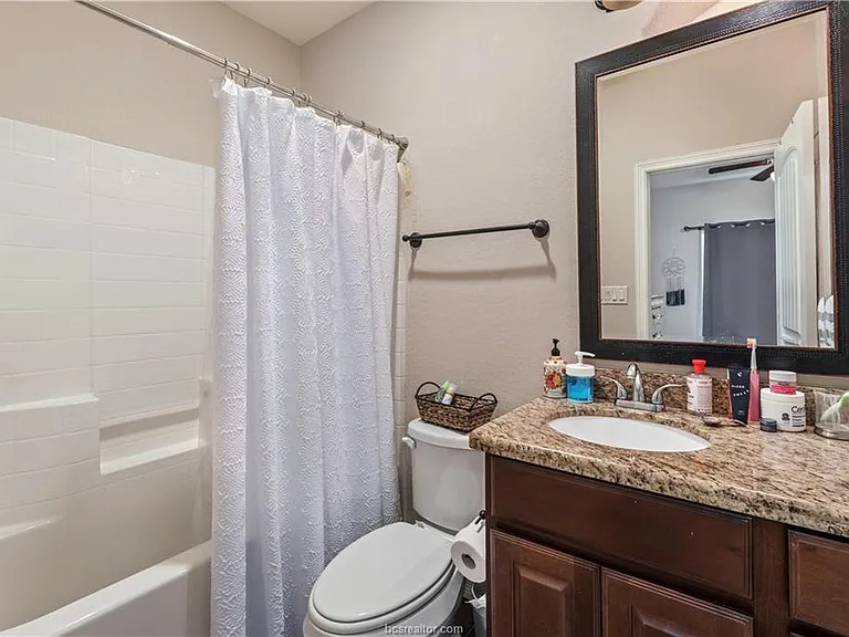 413 Ash St #411 — Photo 10