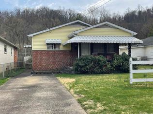 3613 Chase St, Huntington, WV 25704
