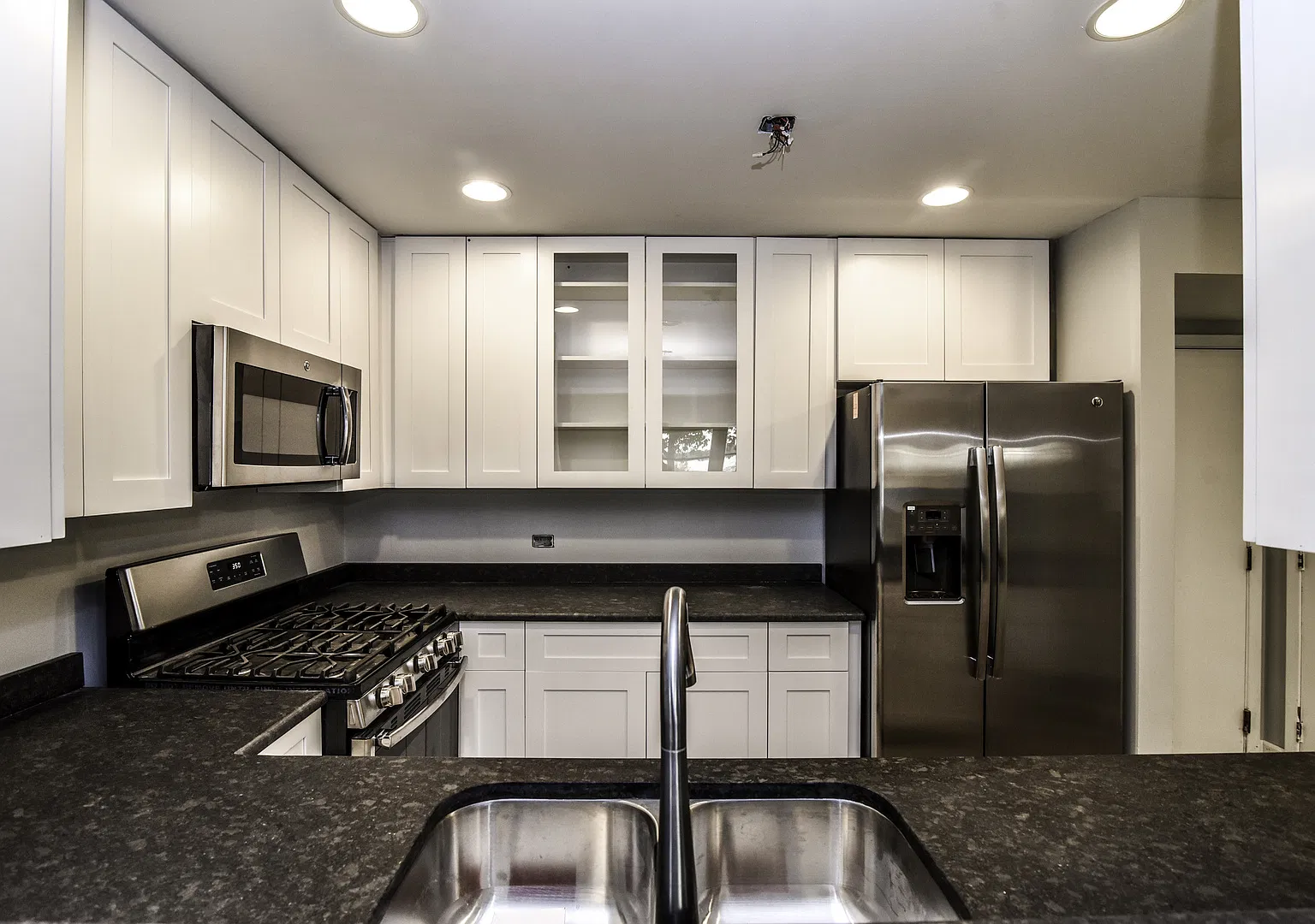 804 E. Hillside — Photo 3
