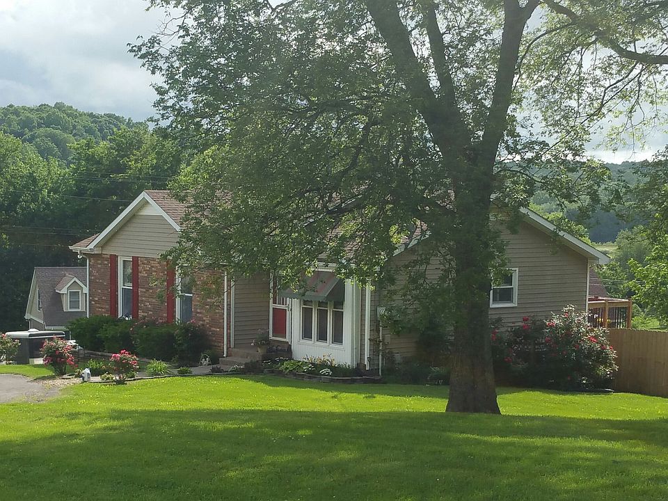 1st image of 1900 Claymont Dr