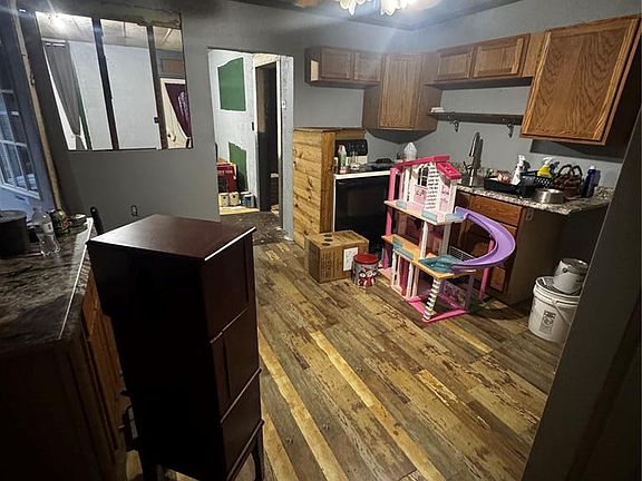 5th image of 603 S 4th St