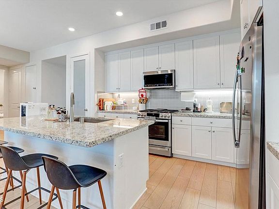 5th image of 27406 Merlin Pl Unit 202