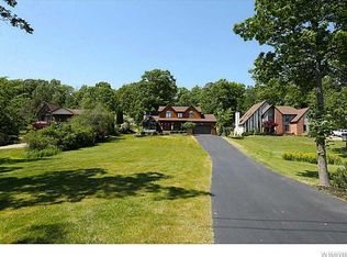 2530 E River Rd, Grand Island, NY 14072