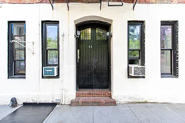 40 Horatio Street in West Village