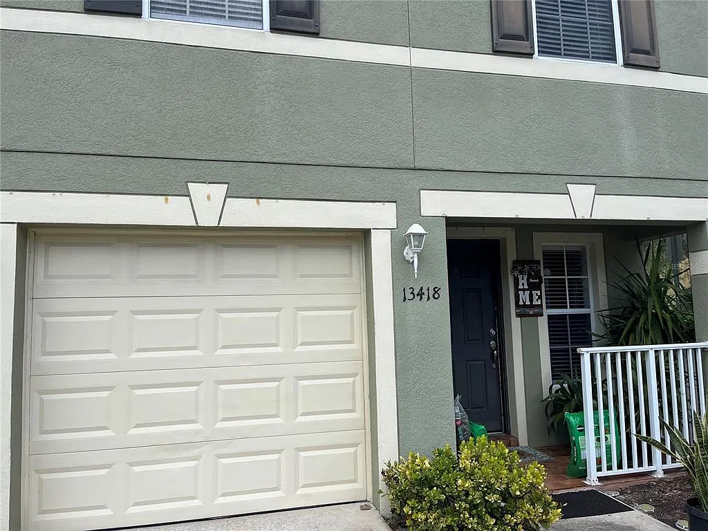 3 bed, 2.5 bath, 1872 sqft, $2,400 — Photo 4