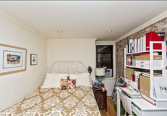 4th image of 320 W 14th St APT 3A