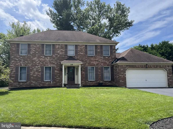 14 Pheasant Run Dr, Wilmington, DE 19810
