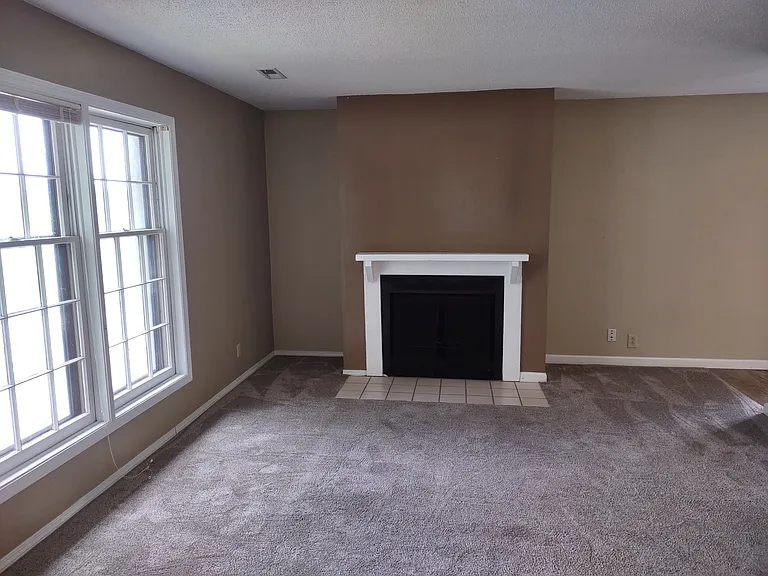 432 Southampton Dr #4 — Photo 5