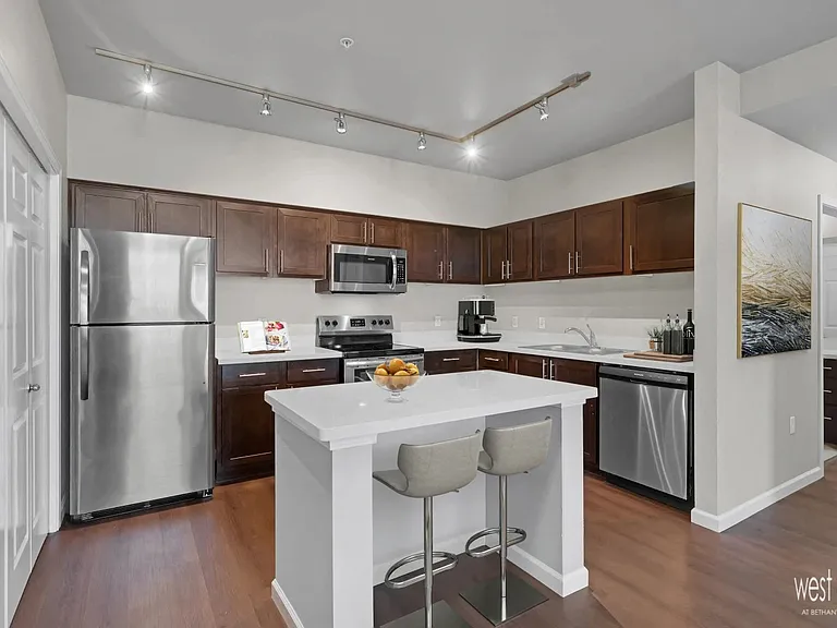 West Parc — Photo 4