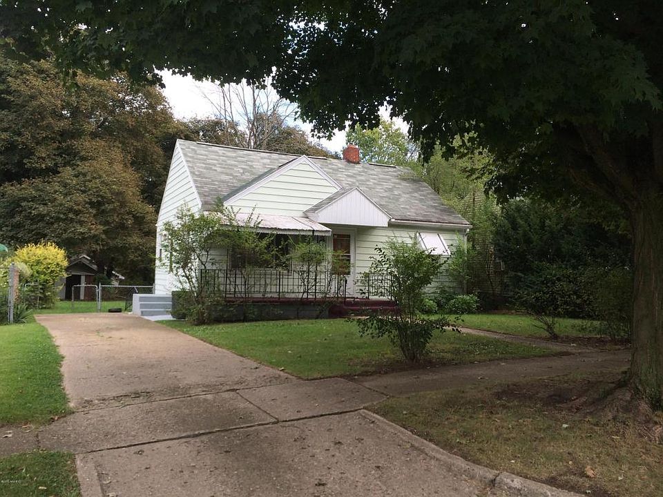 1st image of 105 Terrace Ave