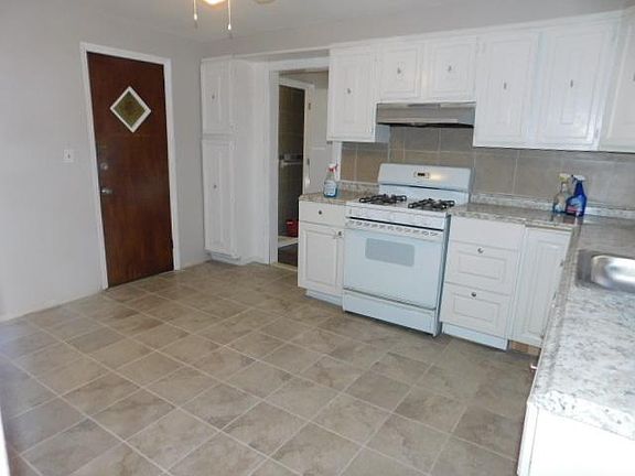 2nd image of 114 N Fullerton Ave APT 1