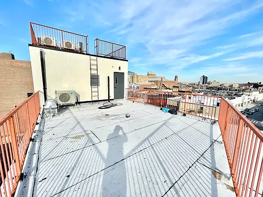 Rented by Delmark Realty LLC | media 42