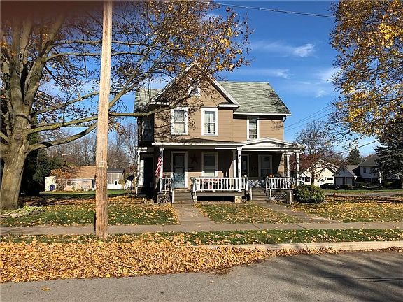 3rd image of 96 West Ave