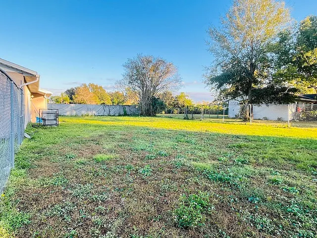 4428 Carousel Rd — Photo 23
